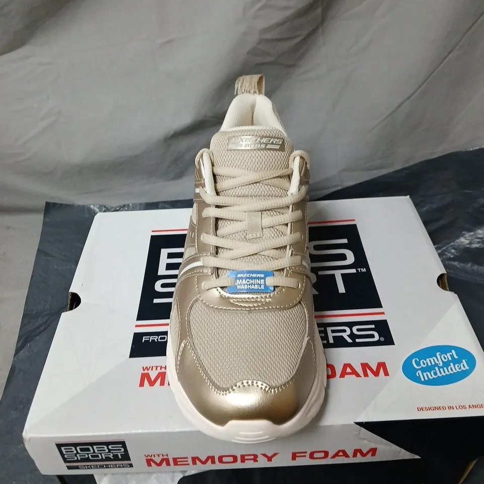 SKECHERS BOBS SPORT TRAINERS SIZE 8 BOXED