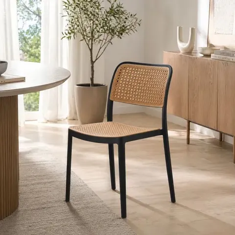 BOXED SET OF 2 FUSION LIVING PLASTIC CAFE DINING CHAIRS - BLACK (1 BOX)