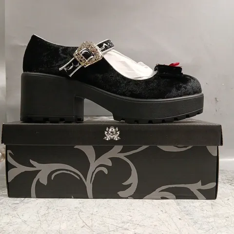 BOXED PAIR OF KOI TWILIGHT SAGA TIRA MARY JANE AND ALEC EDITION IN BLACK SIZE UK 11
