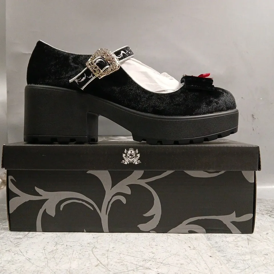 BOXED PAIR OF KOI TWILIGHT SAGA TIRA MARY JANE AND ALEC EDITION IN BLACK SIZE UK 11