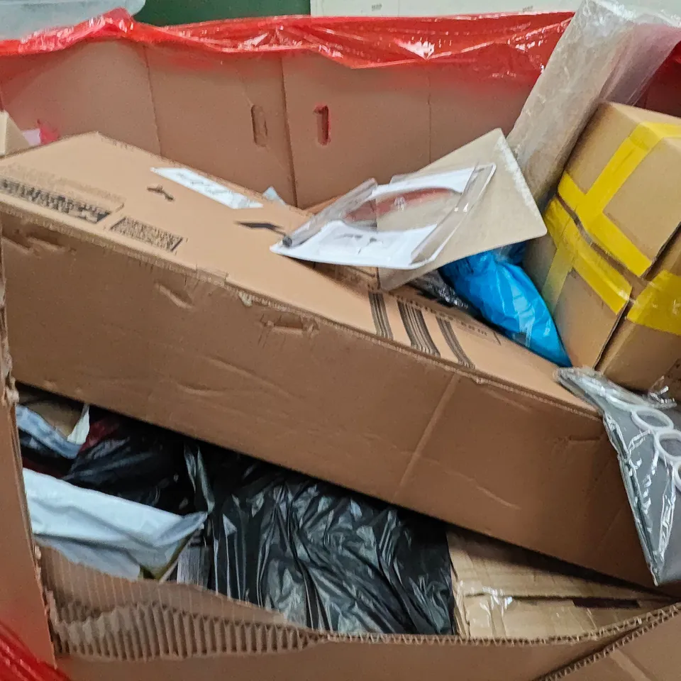 PALLET OF ASSORTED HOUSEHOLD GOODS AND PRODUCTS TO INCLUDE;BIKE,TOILET GOLF GAME, RETRACTABLE SAFETY GATE