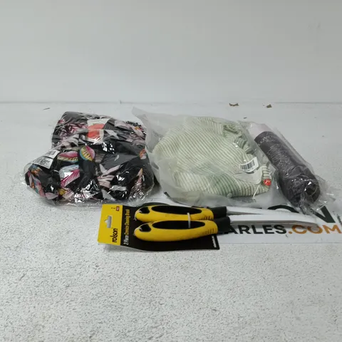 BOX OF APPROXIMATELY 30 ASSORTED ITEMS TO INCLUDE CLOTHING, UMBRELLAS, ROLSON 2 PIECE CREVICE CLEANING BRUSH ETC
