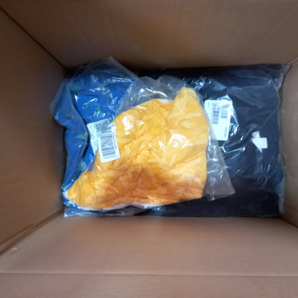 BOX OF APPROX 12 ASSORTED CLOTHING ITEMS TO INCLUDE HALSTON PANTS, MASAI DRESS, KIPLING CROSS BODY BAG, ETC. 