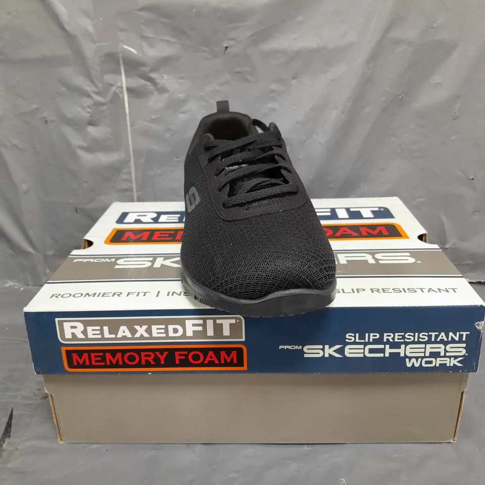 BOXED PAIR OF SKECHERS WORK MEMORY FOAM IN BLACK SIZE 6