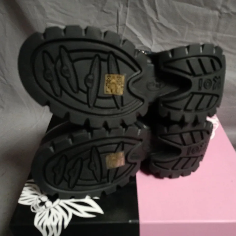 BOXED KOI EVIL FAIRY QUEEN BOOTS IN BLACK - UK 3