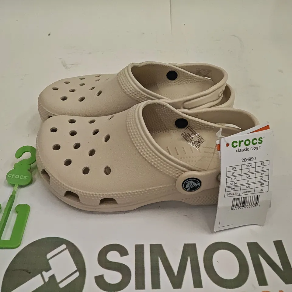 CROCS CLASSIC CLOG – KIDS, RELAXED FIT, BEIGE UK J2