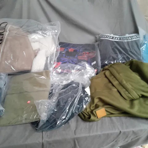 LARGE BOX OF ASSORTED CLOTHING ITEMS IN VARIOUS STYLES, COLOURS AND SIZES