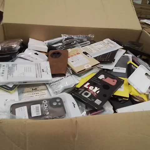 PALLET CONTAINING A LARGE QUANTITY OF PHONE CASES,SCREEN PROTECTORS