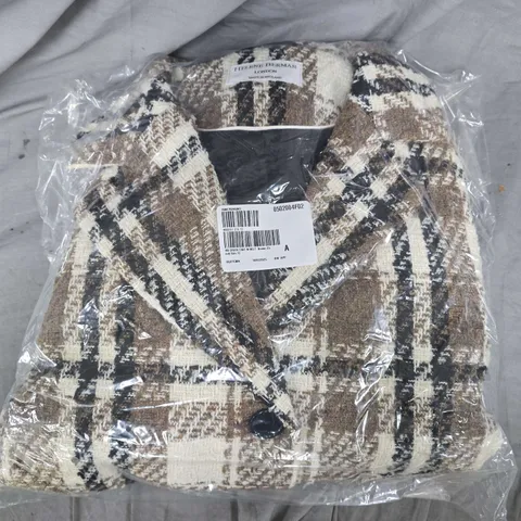 BAGGED HELENE BERMAN LONDON CHECK COAT WITH BELT IN BROWN CHECK - SIZE 12