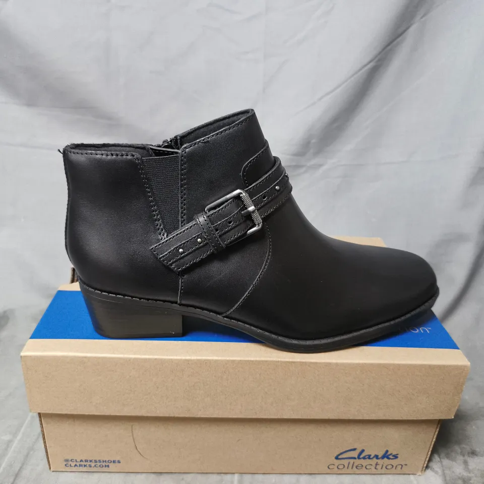 BOXED PAIR OF CLARKS COLLECTION BLACK LEATHER ANKLE BOOTS – WOMEN'S - SIZE 6