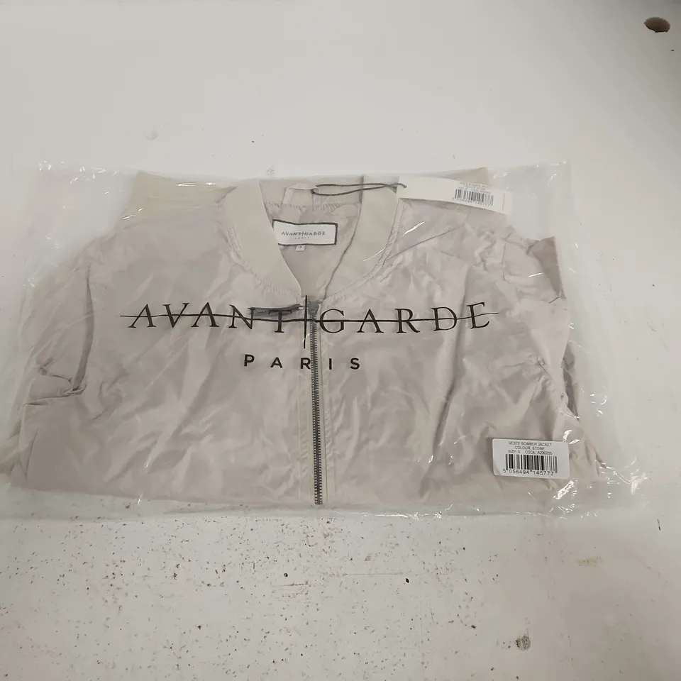 BAGGED AVANT GARDE VESTE BOMBER JACKET IN STONE - S
