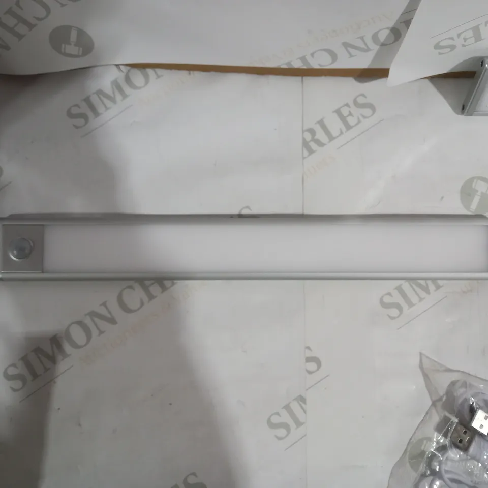 SFIXX SET OF 2 USB RECHARGEABLE MOTION SENSOR LIGHTS