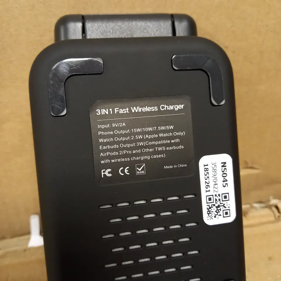 3 IN 1 FAST WIRELESS CHARGER 
