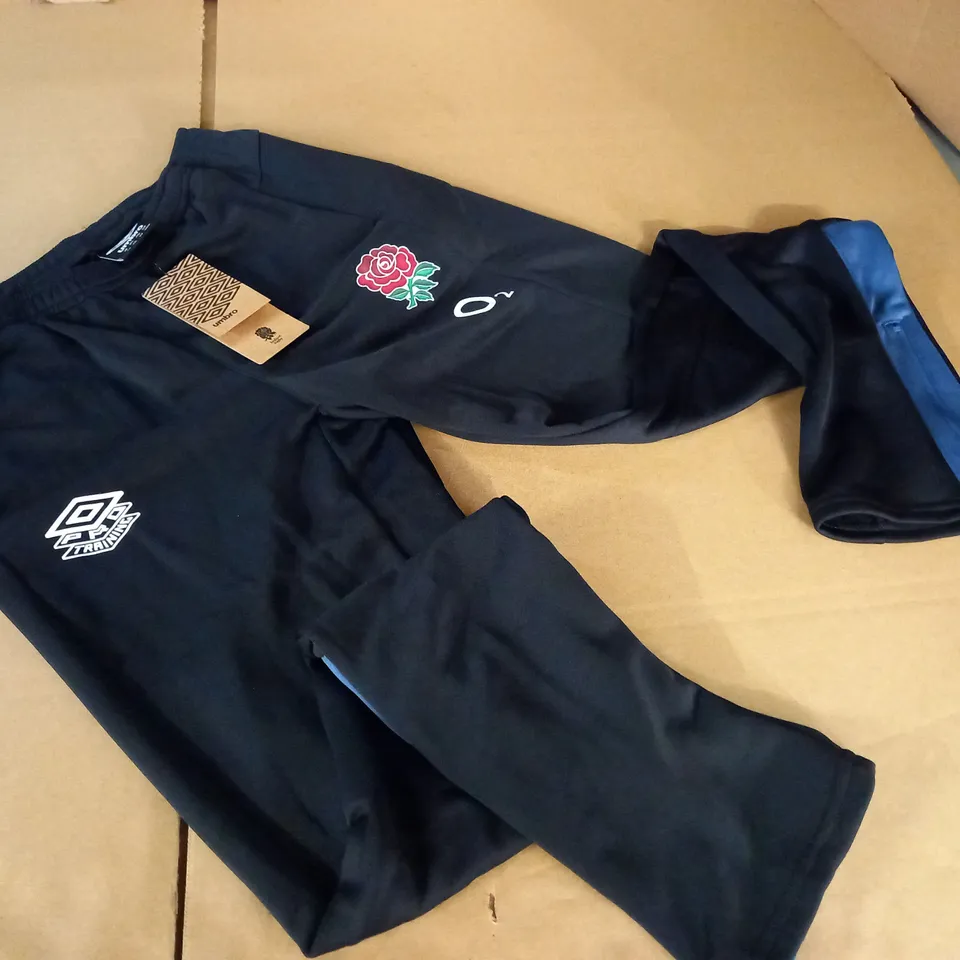 UMBRO ENGLAND TAPERED TRACK PANTS - YXL