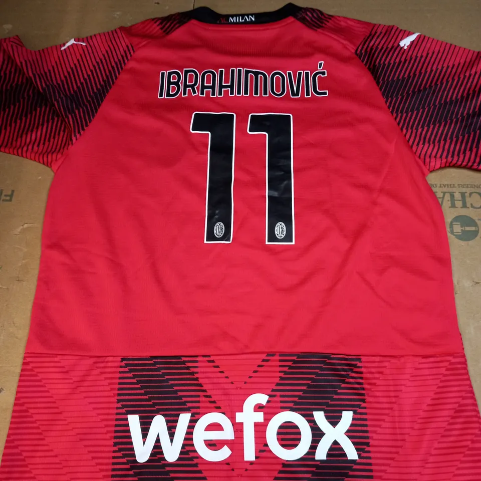 AC MILAN HOME SHIRT WITH 11 IBRAHIMOVIC SIZE 26