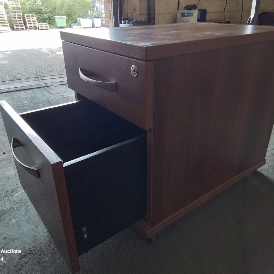 CHEST OF 2 FILING CABINET DRAWS IN MAHOGANY BROWN COLOUR (KEYS NOT INCLUDED)