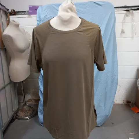 SWEATY BETTY LONDON BREATHE EASY LONGLINE TEE – AGAVE GREEN – UK SIZE S