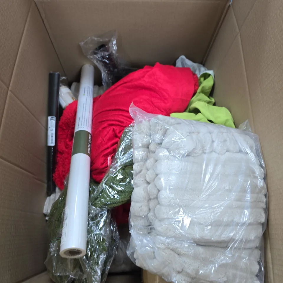 BOX OF APPROXIMATELY 15 ASSORTED HOUSEHOLD ITEMS TO INCLUDE PAPER CUPS, GIANT SPIDER WEB DECORATION AND SELF ADHESIVE WALL STICKER