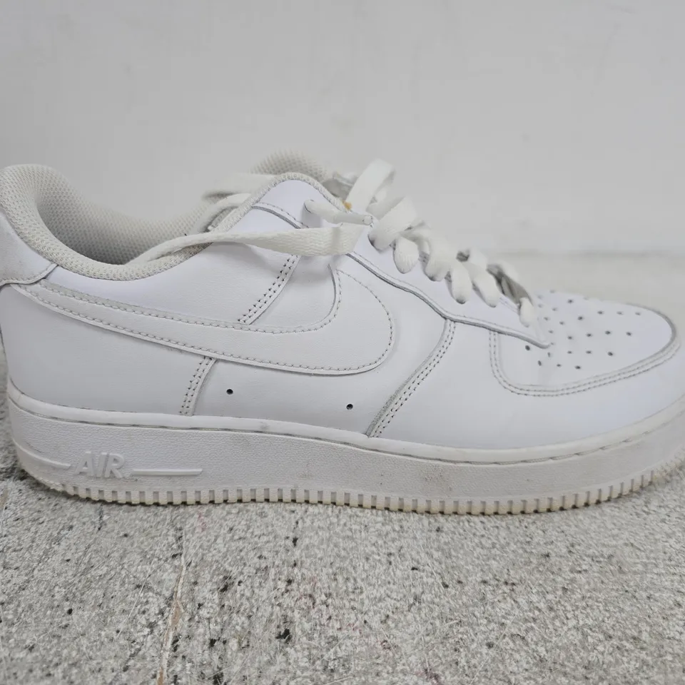 Nike Air Force 1 TRAINERS, WHITE - SIZE UK 8.5