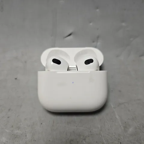APPLE AIRPODS 3 WITH MAGSAFE CHARGING CASE A2566