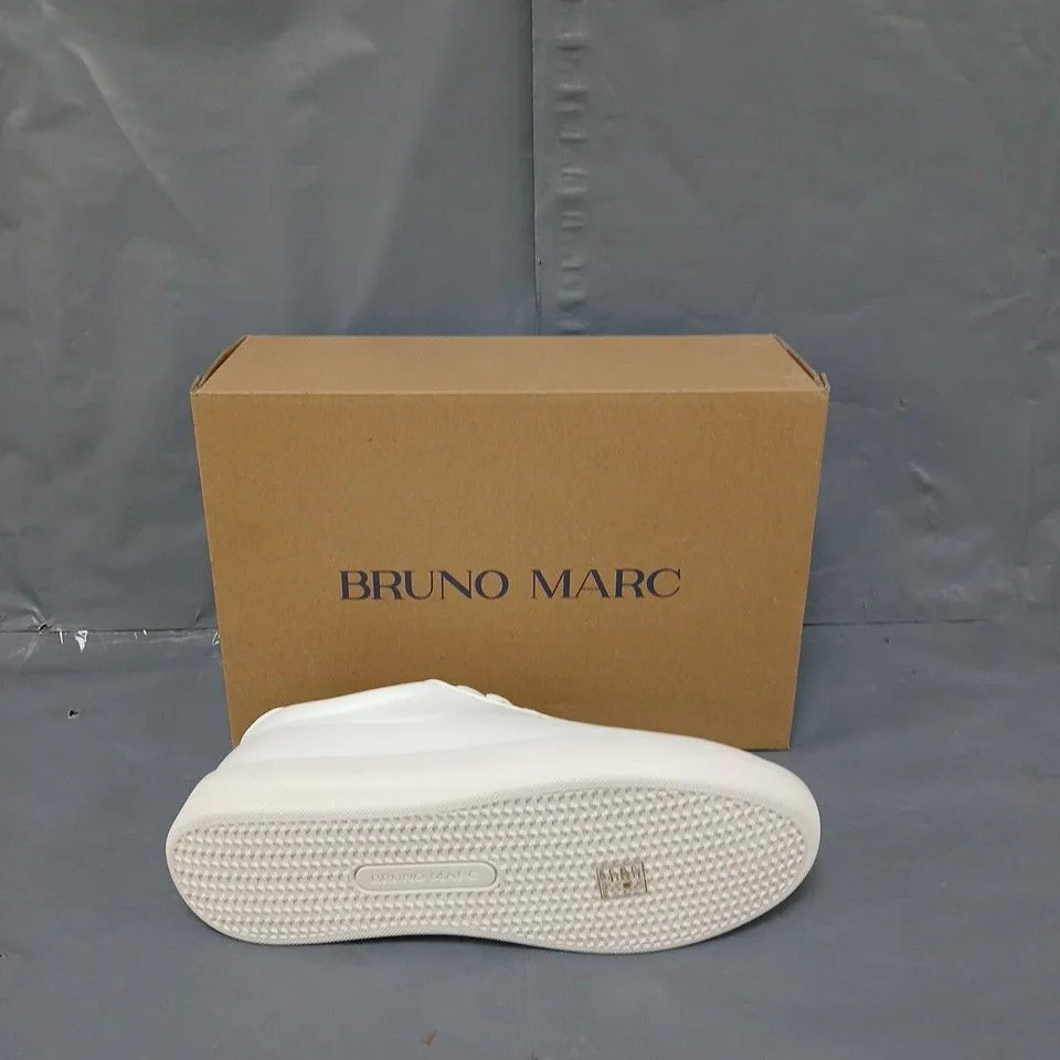 BOXED PAIR OF BRUNO MARC WHITE TRAINER UK 7