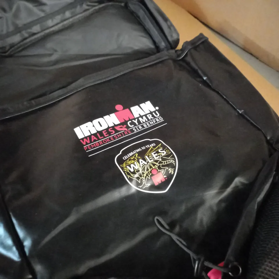 LOT OF 5 ASSORTED BAGS 