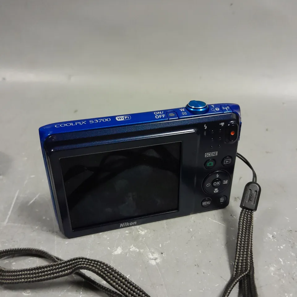 NIKON COOLPIX S3700 DIGITAL CAMERA  