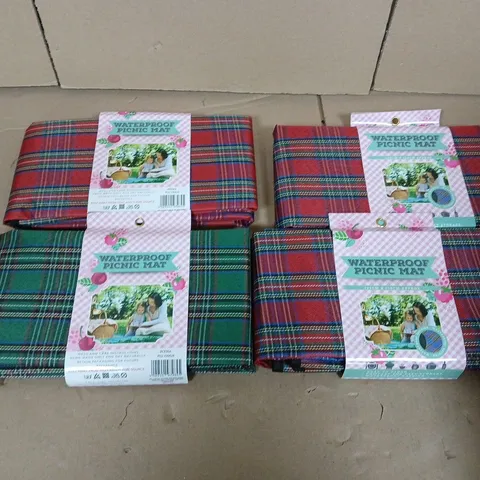 4 WATERPROOF PICNIC MATS 