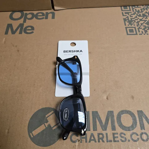 BERSHKA POLARIZED EDITION BLACK FRAME SUNGLASES