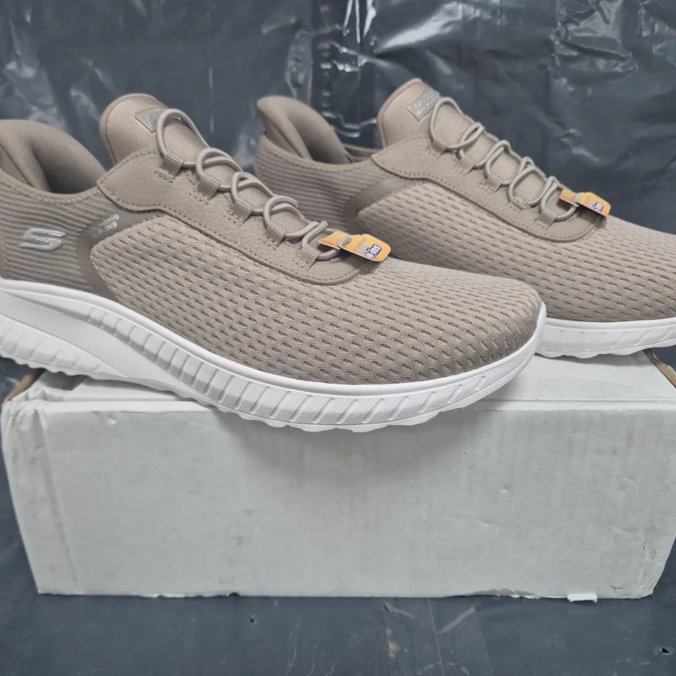 BOXED PAIR OF SKECHERS BOBS TRAINERS IN TAUPE SIZE 8