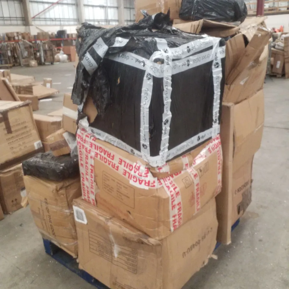 PALLET CONTAINING ASSORTED FLATPACK FURNITURE PARTS