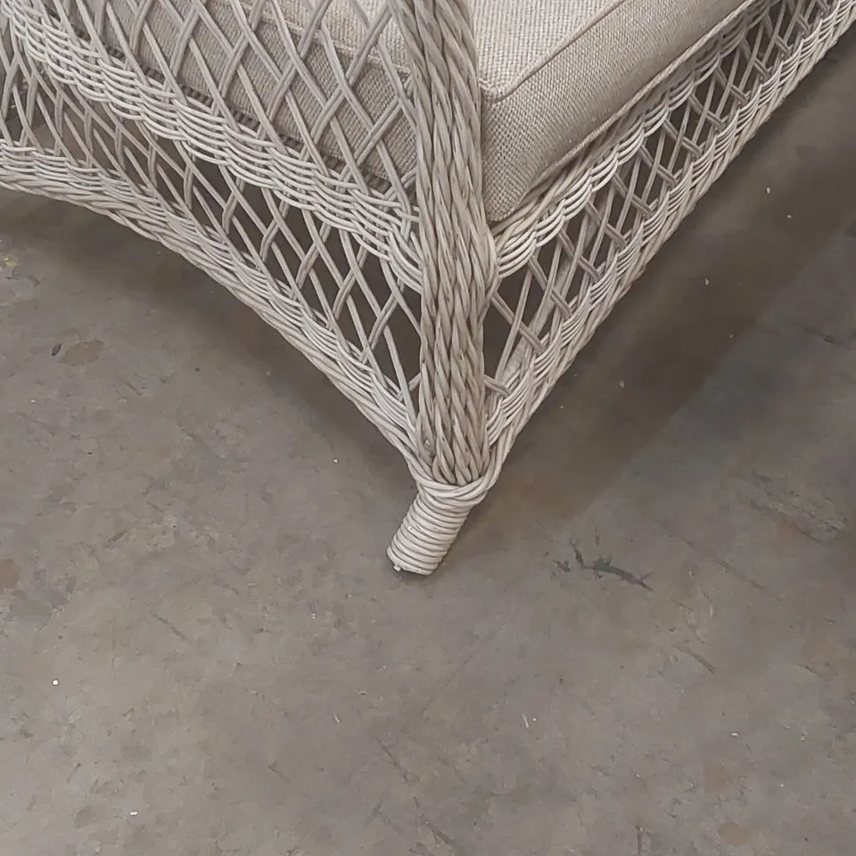COTSWOLD WICKER MINI CORNER SET WITH HEIGHT ADJUST TABLE