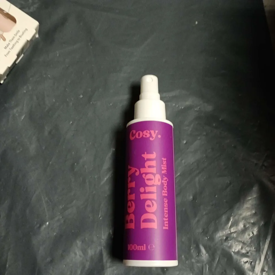 APPROXIMATELY 25 ASSORTED HEALTH & BEAUTY ITEMS INCLUDING NATURE SPELL PUMPKIN OIL , BABY ELECTRIC SONIC TOOTHBRUSH AND COSY BERRY DELIGHT BODY MIST 