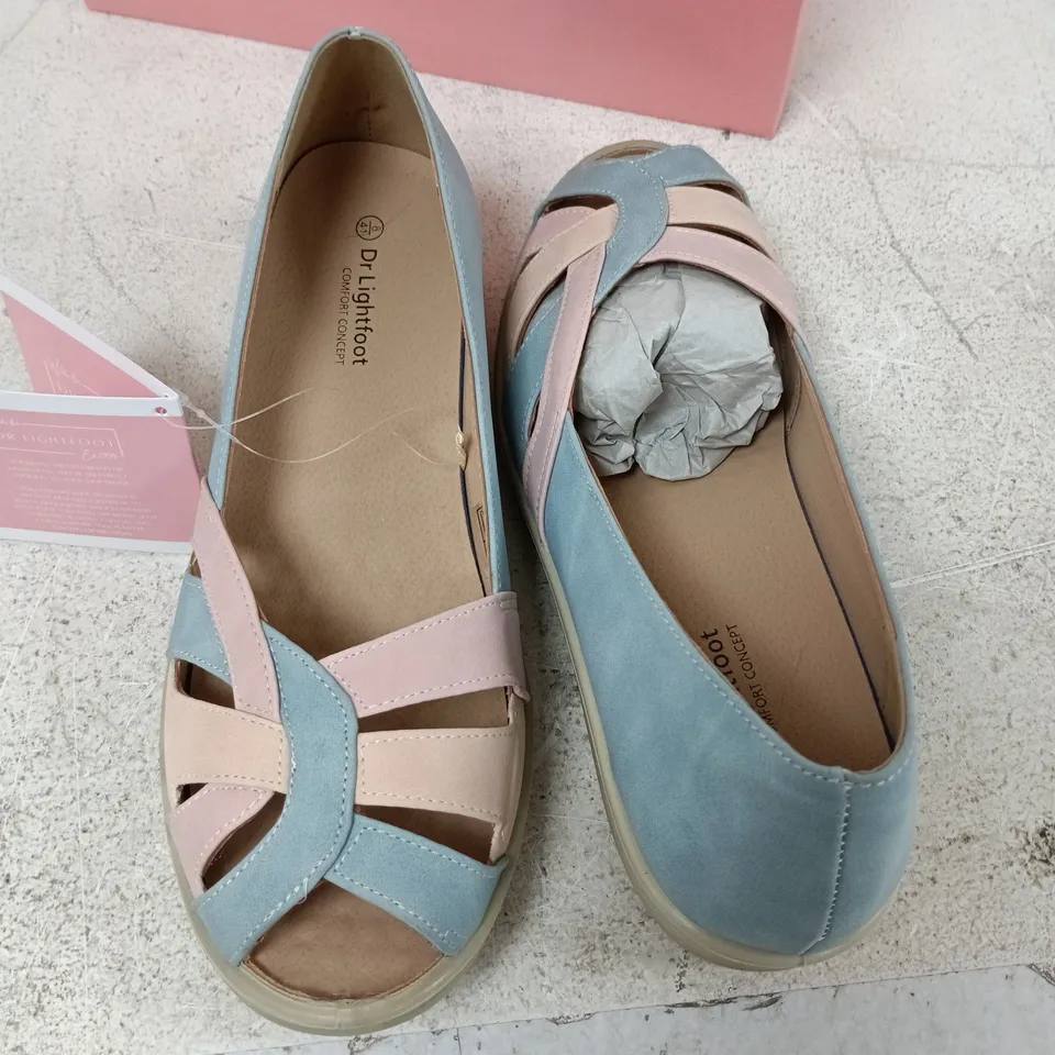 BOXED PAIR OF DR LIGHTHOUSESUSAN SHOES IN PINK/BLUE - UK 8