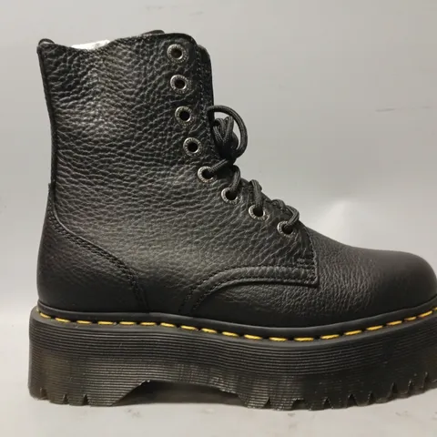 BOXED PAIR OF DR MARTENS JADON III ANKLE BOOTS IN BLACK UK SIZE 5