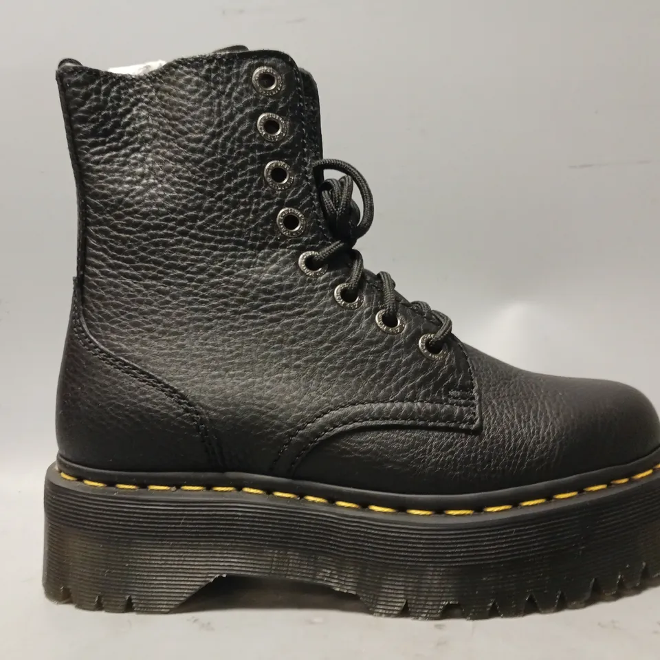 BOXED PAIR OF DR MARTENS JADON III ANKLE BOOTS IN BLACK UK SIZE 5