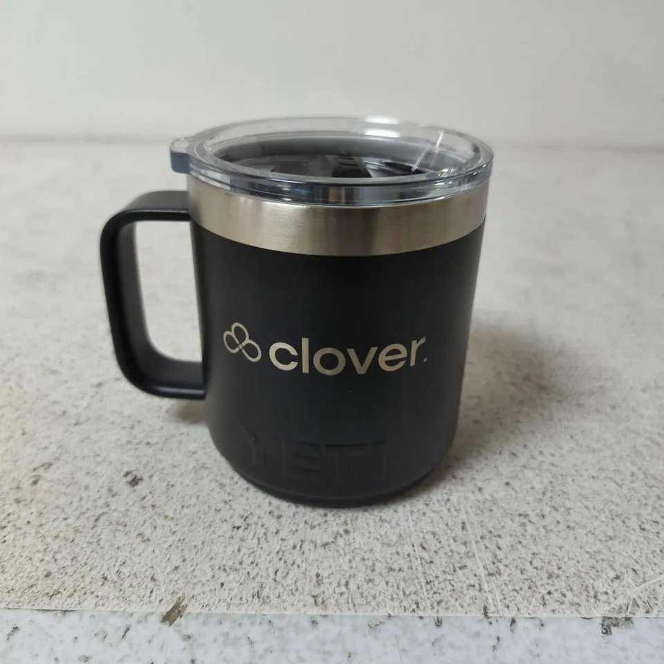 INSULATED YETI MUG WITH CLEAR LID AND METAL BAND