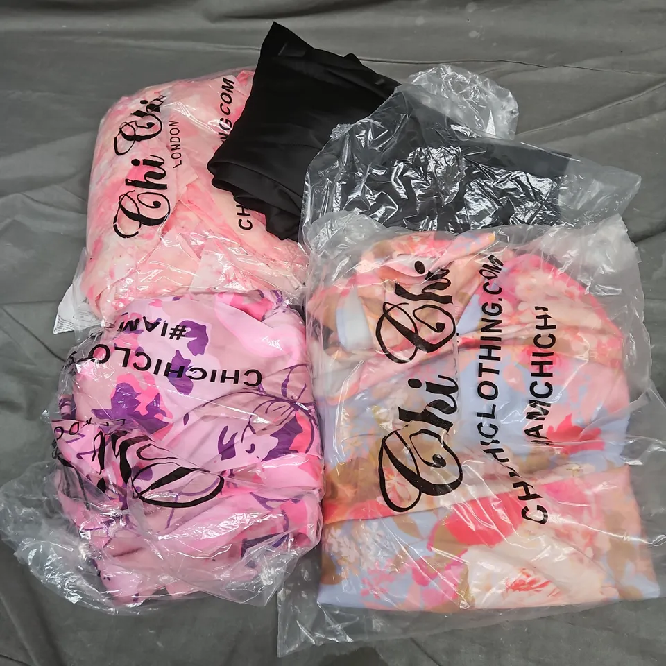 APPROXIMATELY 20 ASSORTED CLOTHING ITEMS IN VARIOUS STYLES AND SIZES 