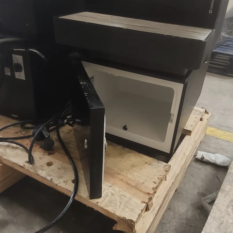 FRANKE A600 COMMERCIAL COFFEE MACHINE WITH MILK CHILLER