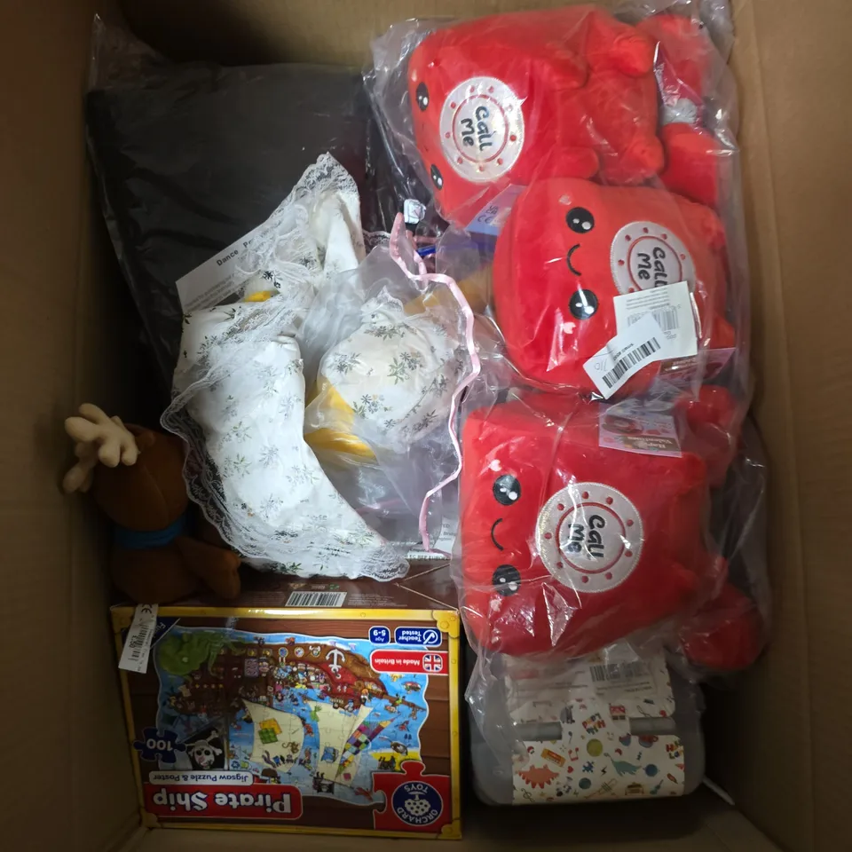 LARGE QUANTITY OF ASSORTED TOYS AND GAMES TO INCLUDE - TEDDIES, JIGSAWS AND FANCY DRESS