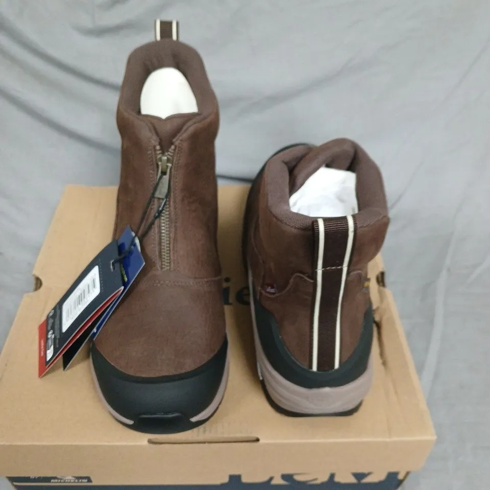 BOXED LEMIEUX TREK ZIP BOOTS IN BROWN - UK 8
