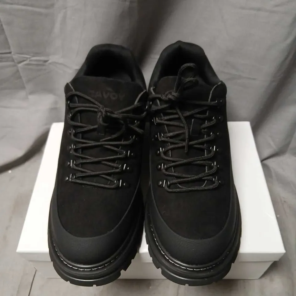 CONZURI BLACK HIKING BOOTS – UK 11 (US 12, EU 46)