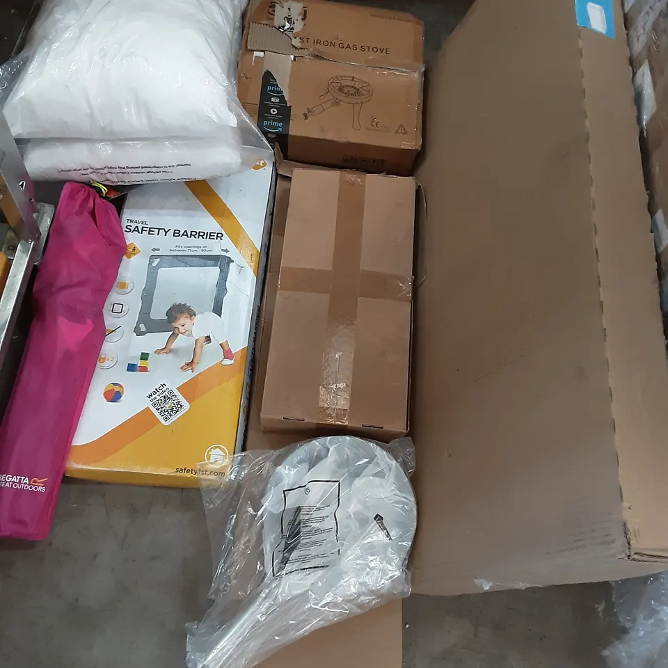 PALLET OF ASSORTED PRODUCTS TO INCLUDE SAFETY 1ST TRAVEL SAFETY BARRIER, KETER MARVEL, SALTER AIR FRYER, VYTRONIX HANDHELD VACUUM, WOOL DUVET REGATTA GREAT OUTDOORS CHAMPING CHAIR