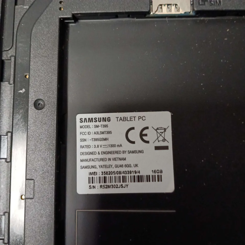 SAMSUNG TABLET PC SM-T395, 16GB, BLACK – CRACKED SCREEN