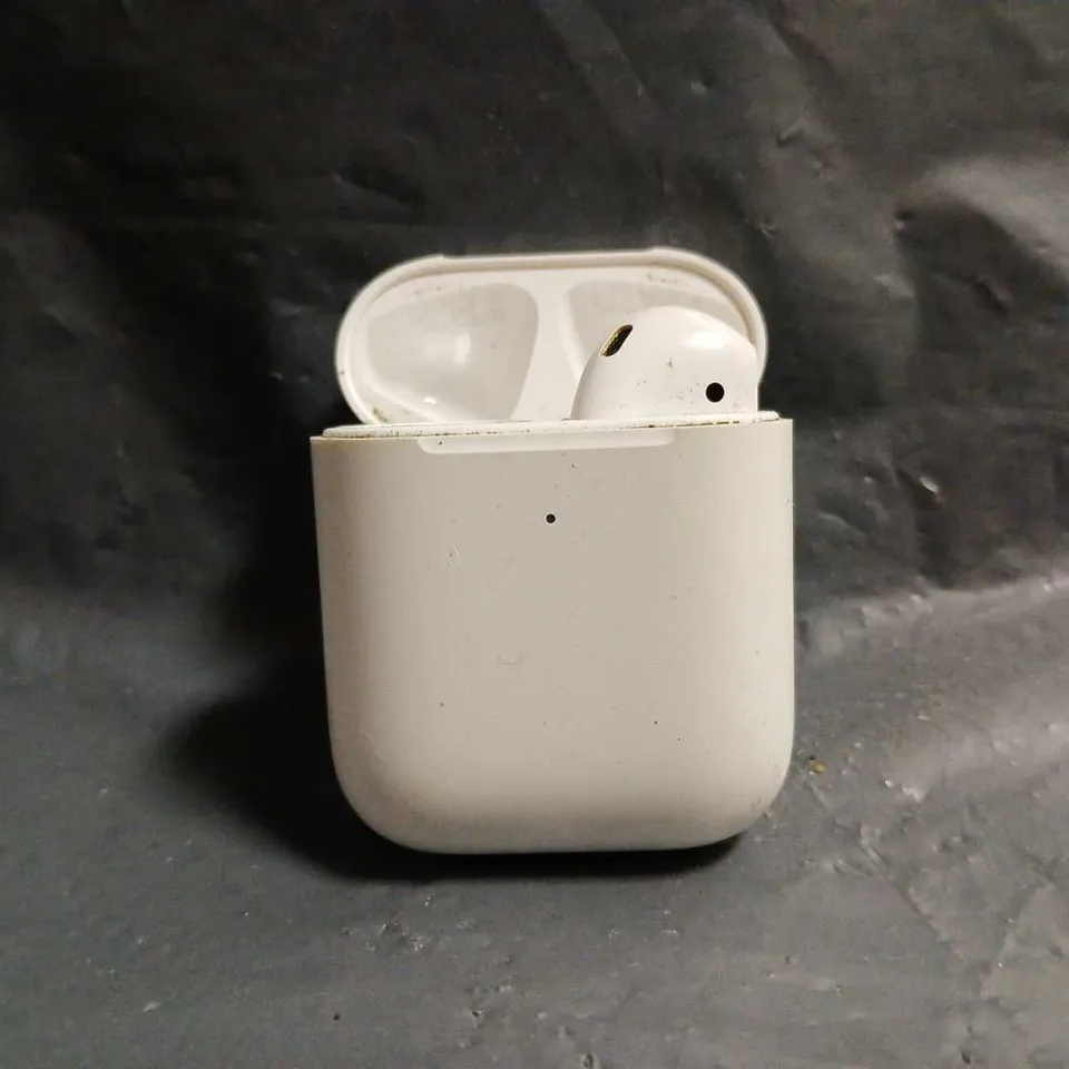 APPLE AIRPODS 2ND GENERATION A1938