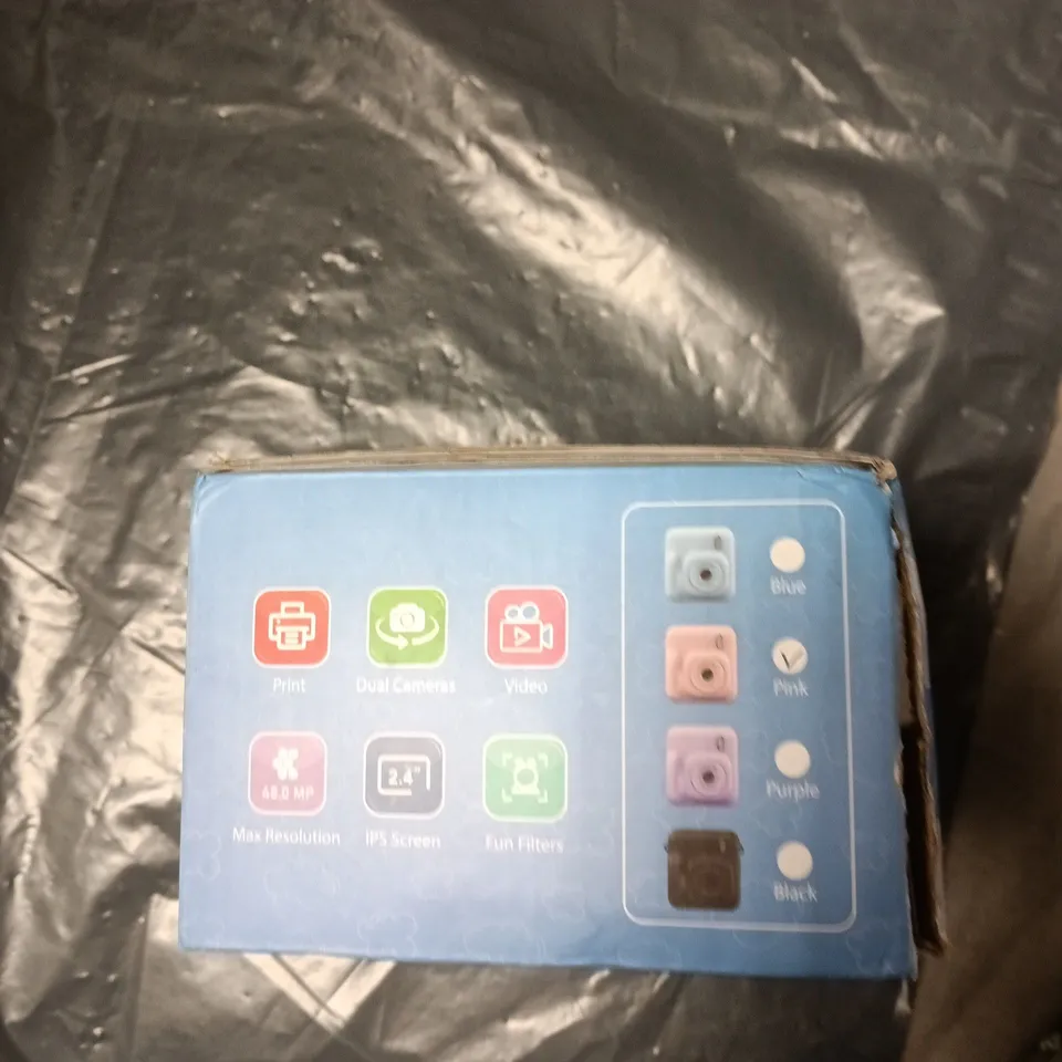 INSTANT DIGITAL CAMERA