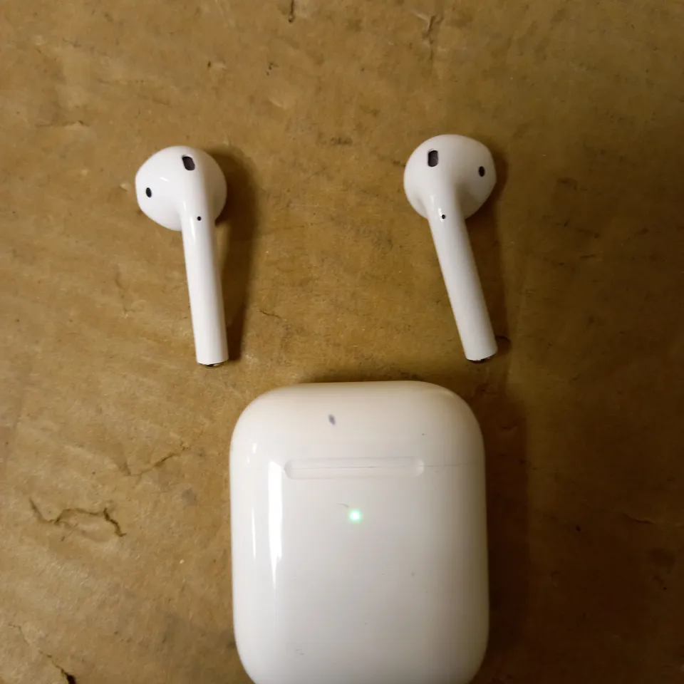 APPLE AIRPODS (GEN 2)