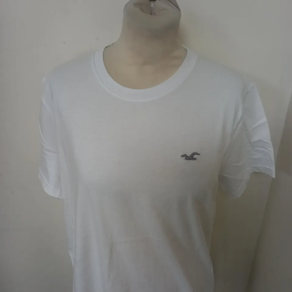 HOLLISTER CASUAL LOGO T-SHIRT IN WHITE SIZE M