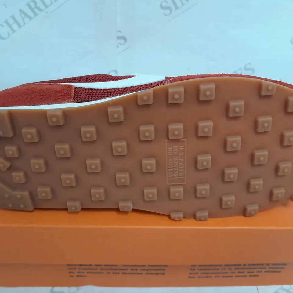 BOXED PAIR OF NIKE WOMENS NIKE DAYBREAK VINTAGE TRAINERS IN RUGGED ORANGE - UK 5.5