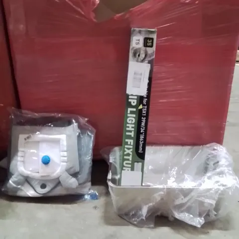 PALLET OF ASSORTED HOUSEHOLD GOODS AND PRODUCTS TO INCLUDE;STRIP LIGHT FIXTURE,DOG BED,STAINLESS STEEL CAT LITTER TRAY 